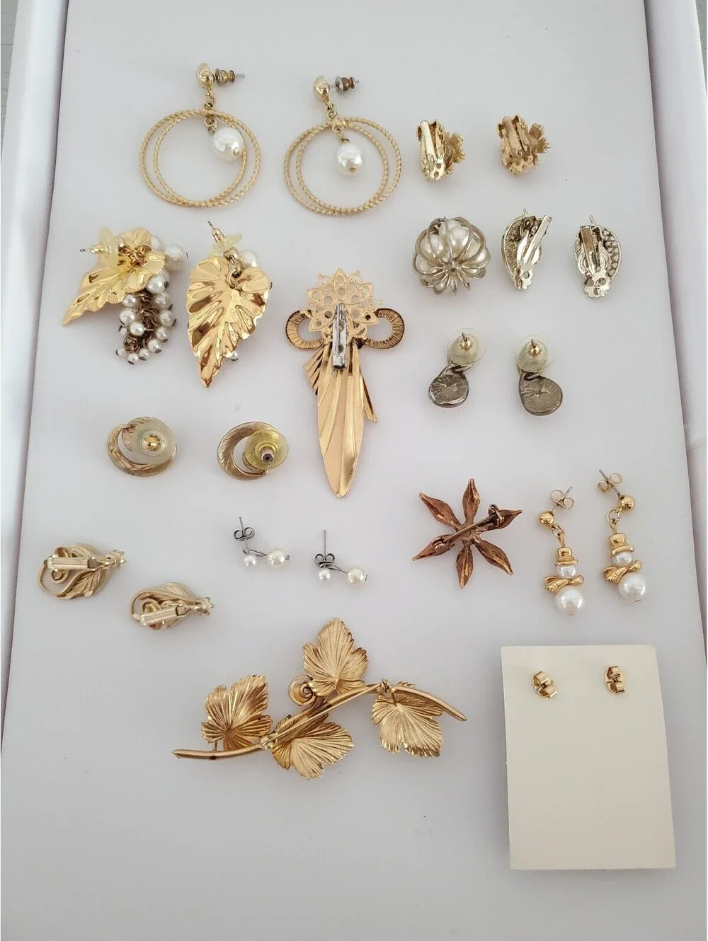 Vintage Pearl Gold-Tone Earring & Brooch Lot of 14